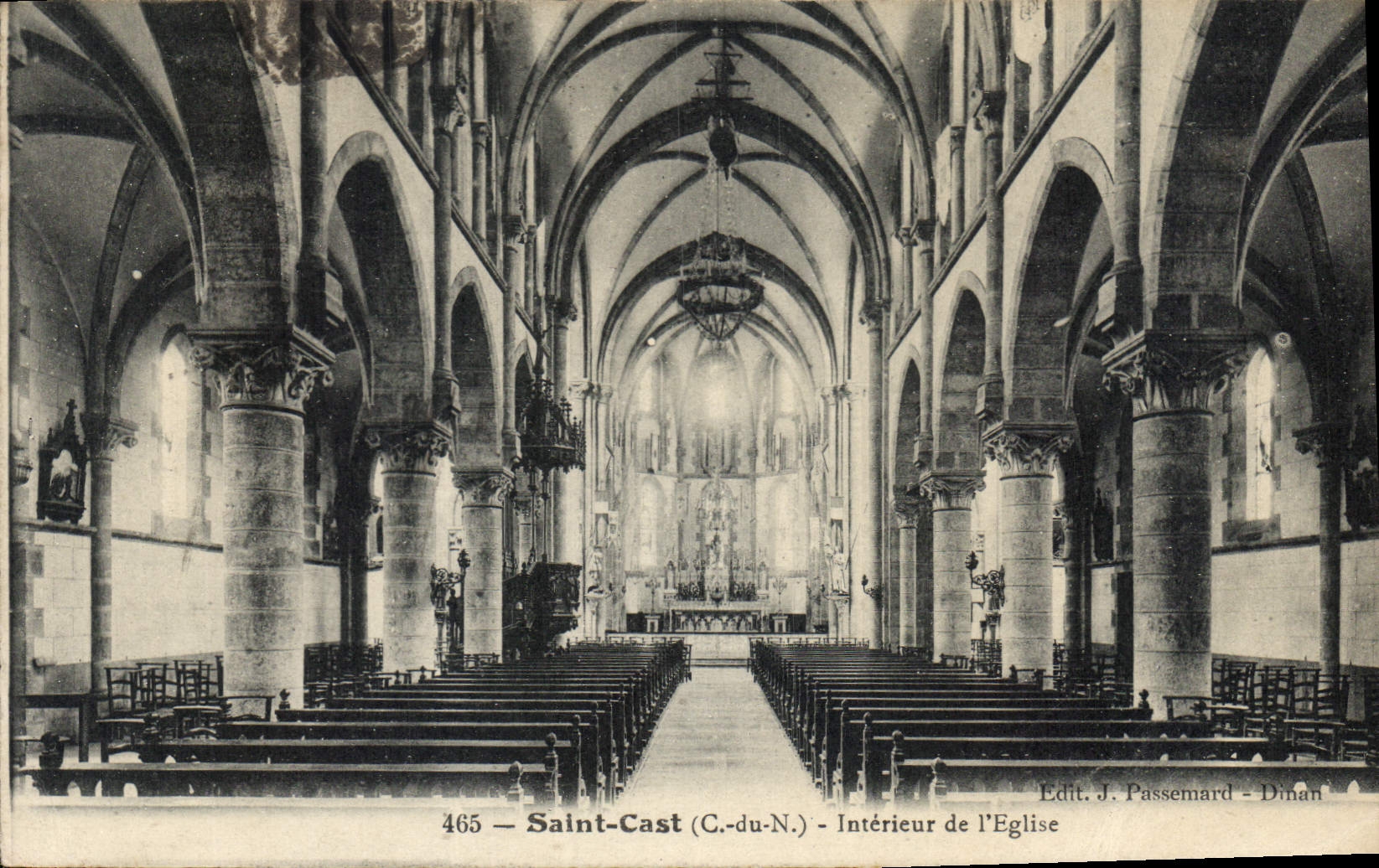 CPA Saint Cast C du N interieur de l'Eglise