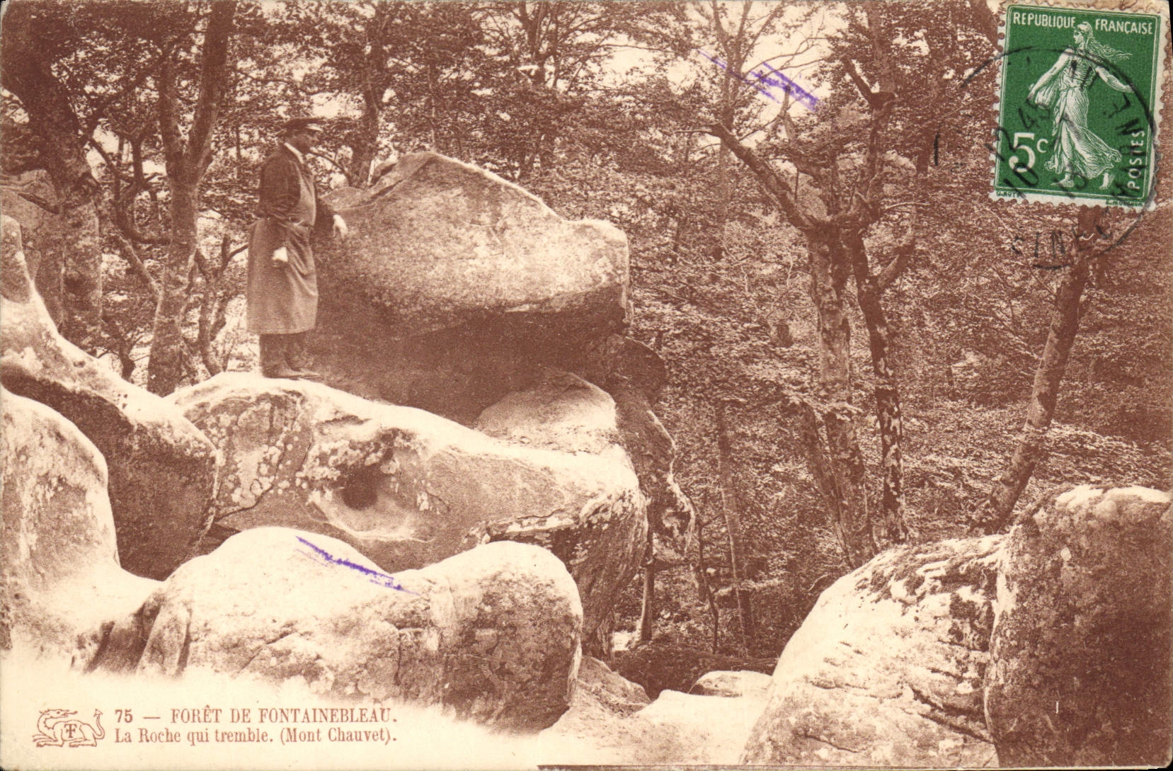 CPA Foret de Fontainebleau la Roche qui trembie Mont Cauret 