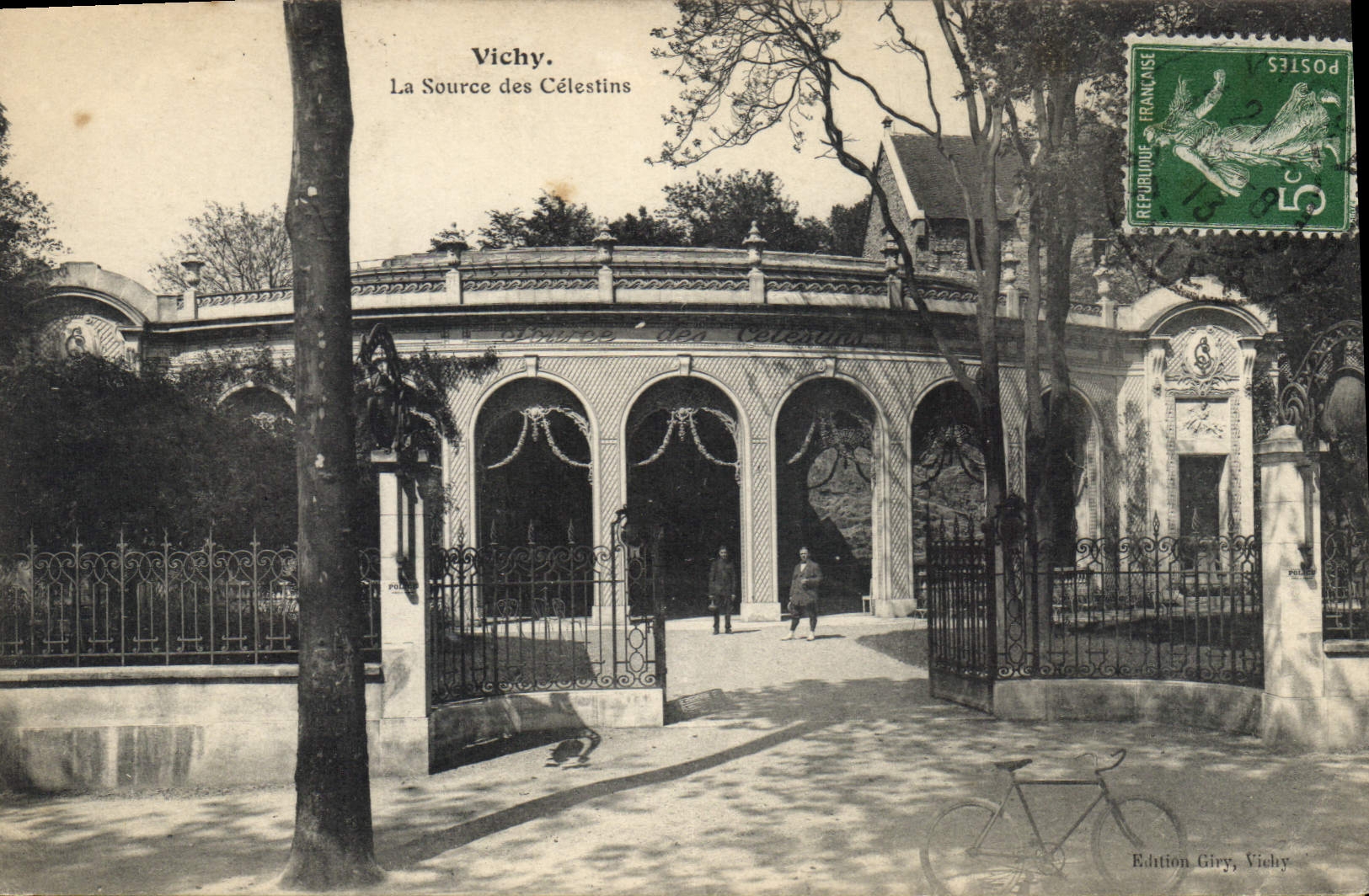 CPA Vichy la Source des Celestins 