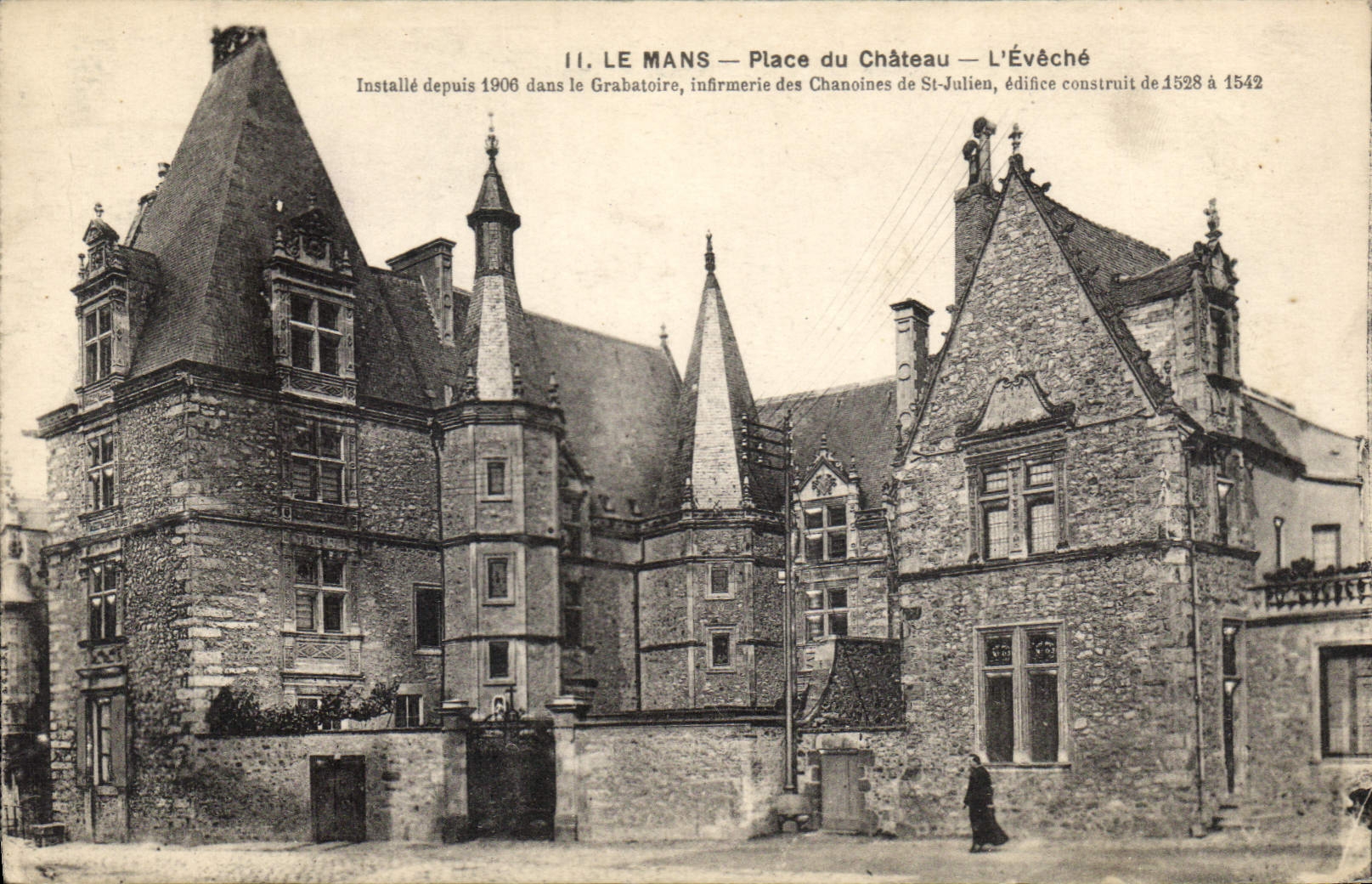 CPA Le Mans Place du Chateau l'Eveche 