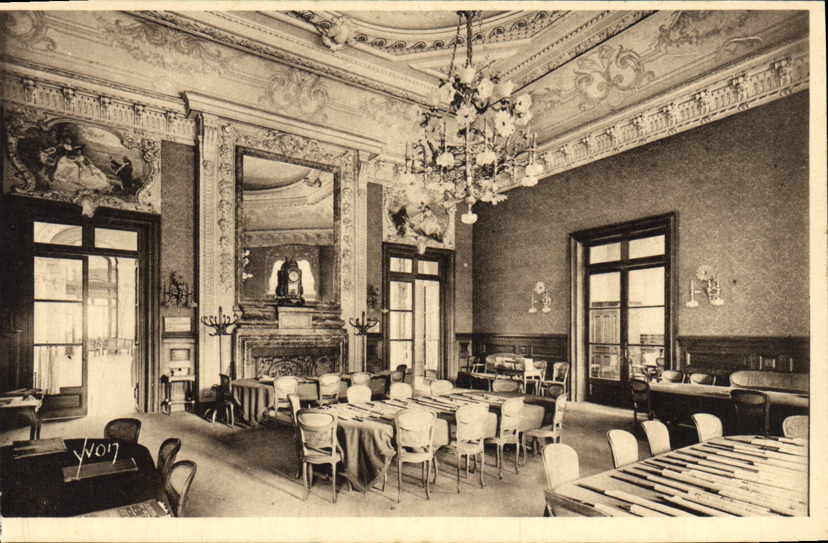 CPA Vichy Allier le Salon de Lecture du Grand Casino 