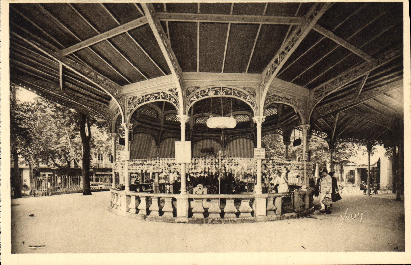 CPA Vichy Allier la Source de l'Hopital 