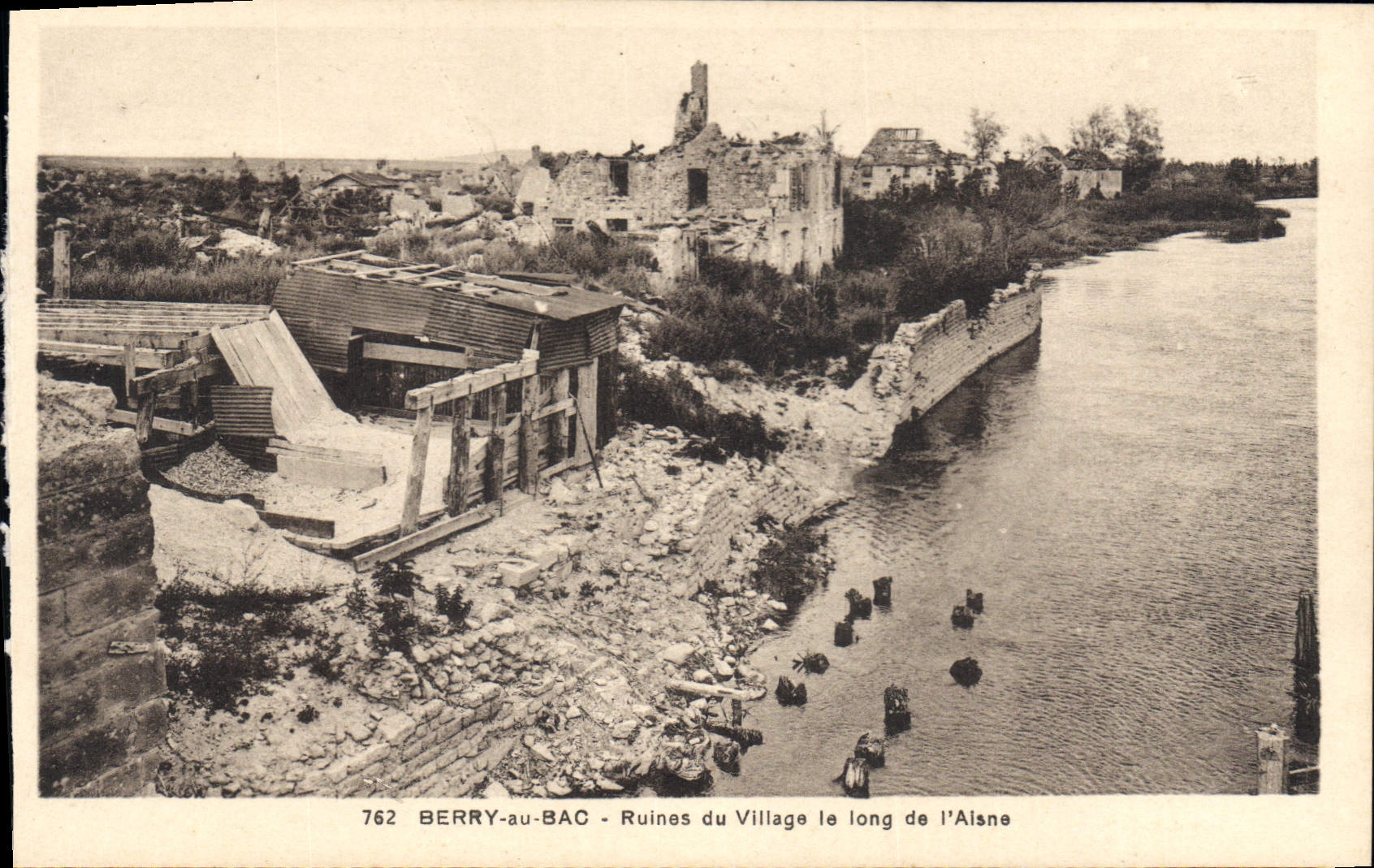 CPA Berry au Bac Ruines du Village le Long de l'Aisne 