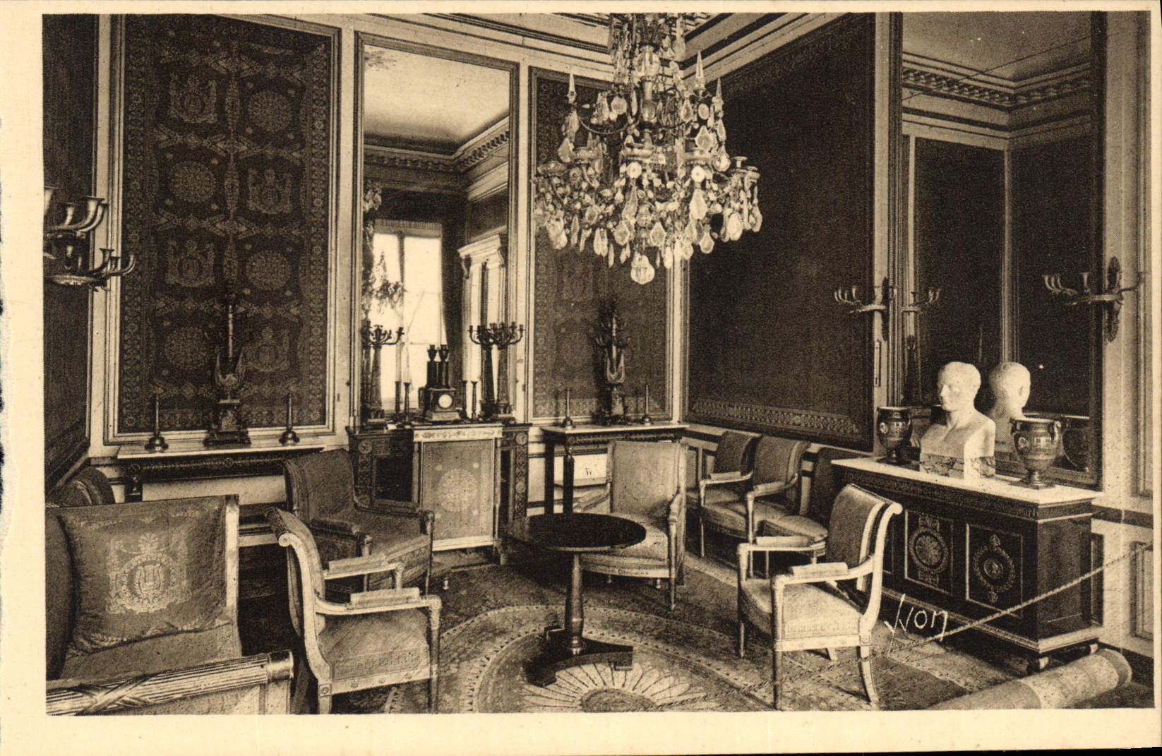 CPA Fontainebleau S et M le Palais Salon de l'Abdication 