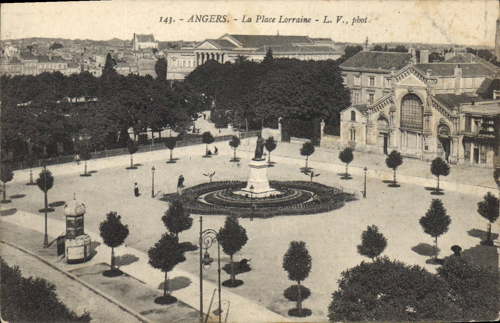CPA Angers la Place Lorraine 
