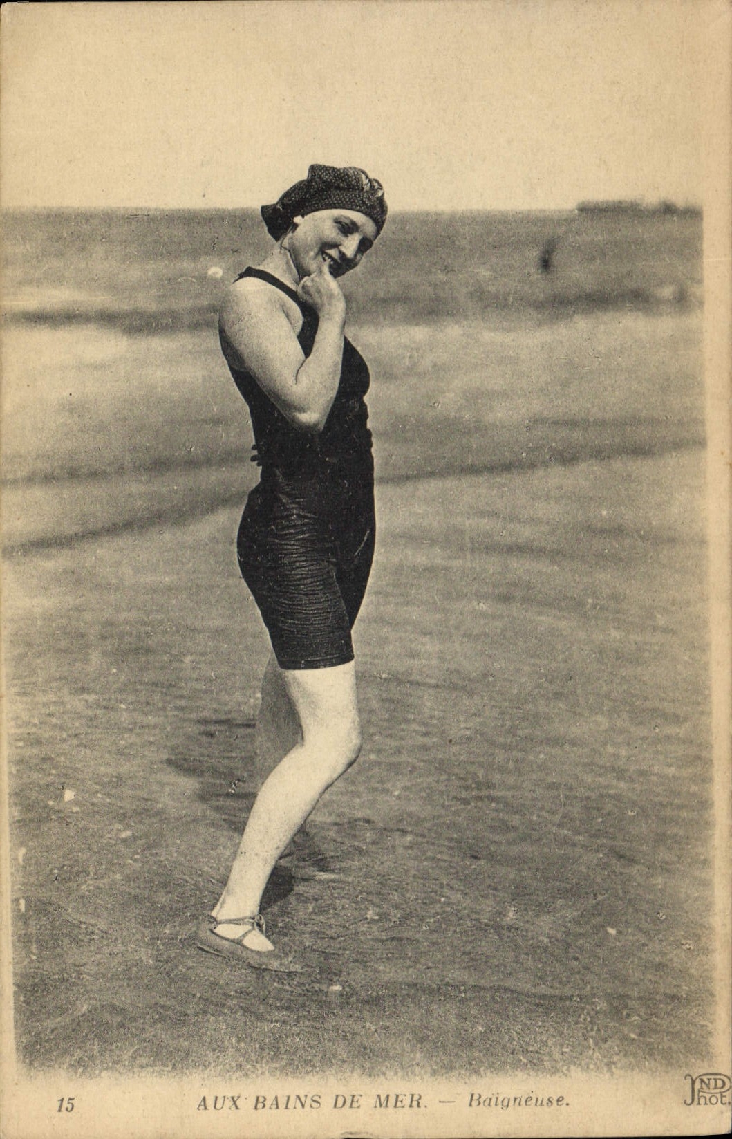 CPA Aux Bains de Mer Baigneuse Femme