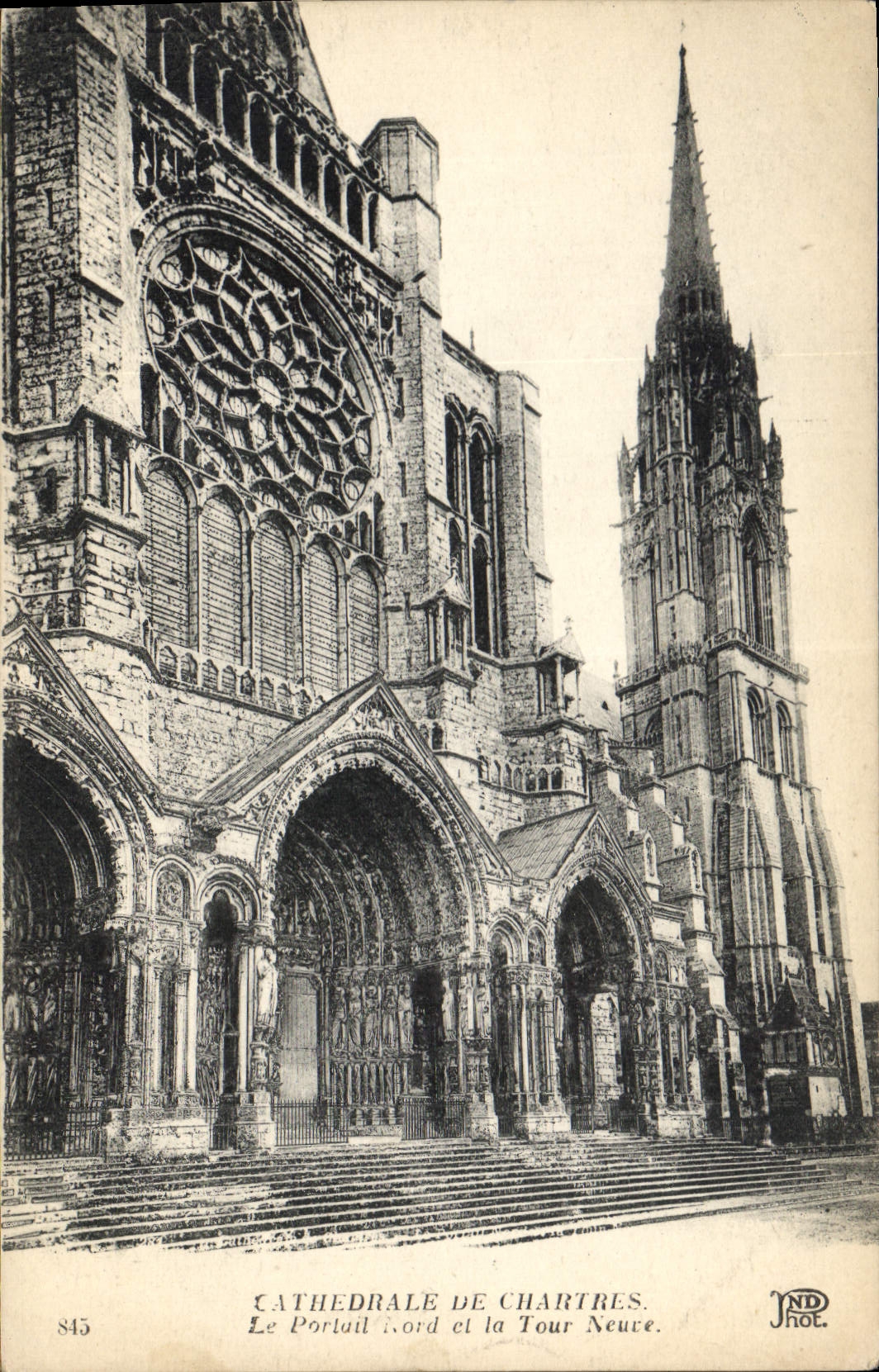 CPA Cathedrale de Chartres le Portail Nord et la Tour Neuve 