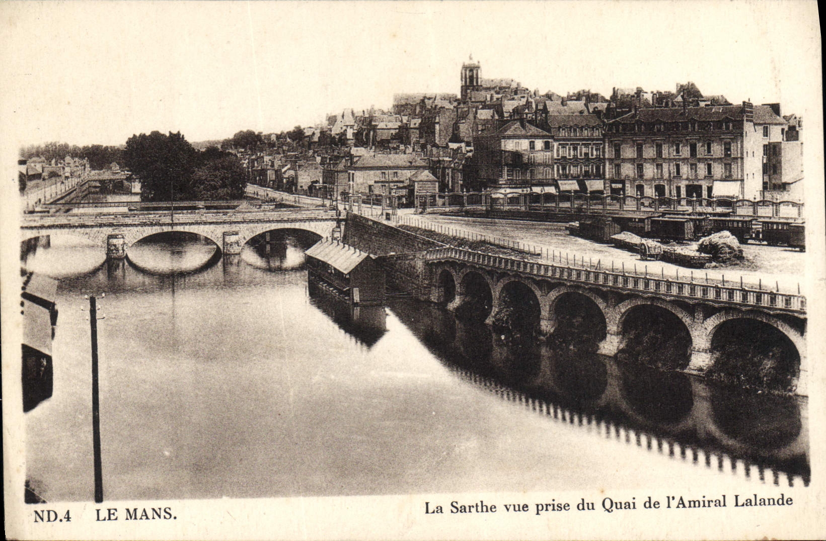 CPA Le Mans la Sarthe vue prise du Quai de l'Amiral Lalande