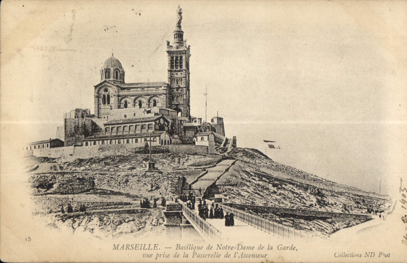 CPA Marseille Basilique de Notre Dame de la Garde vue prise de la Passerrelle de l'Ascenseur 