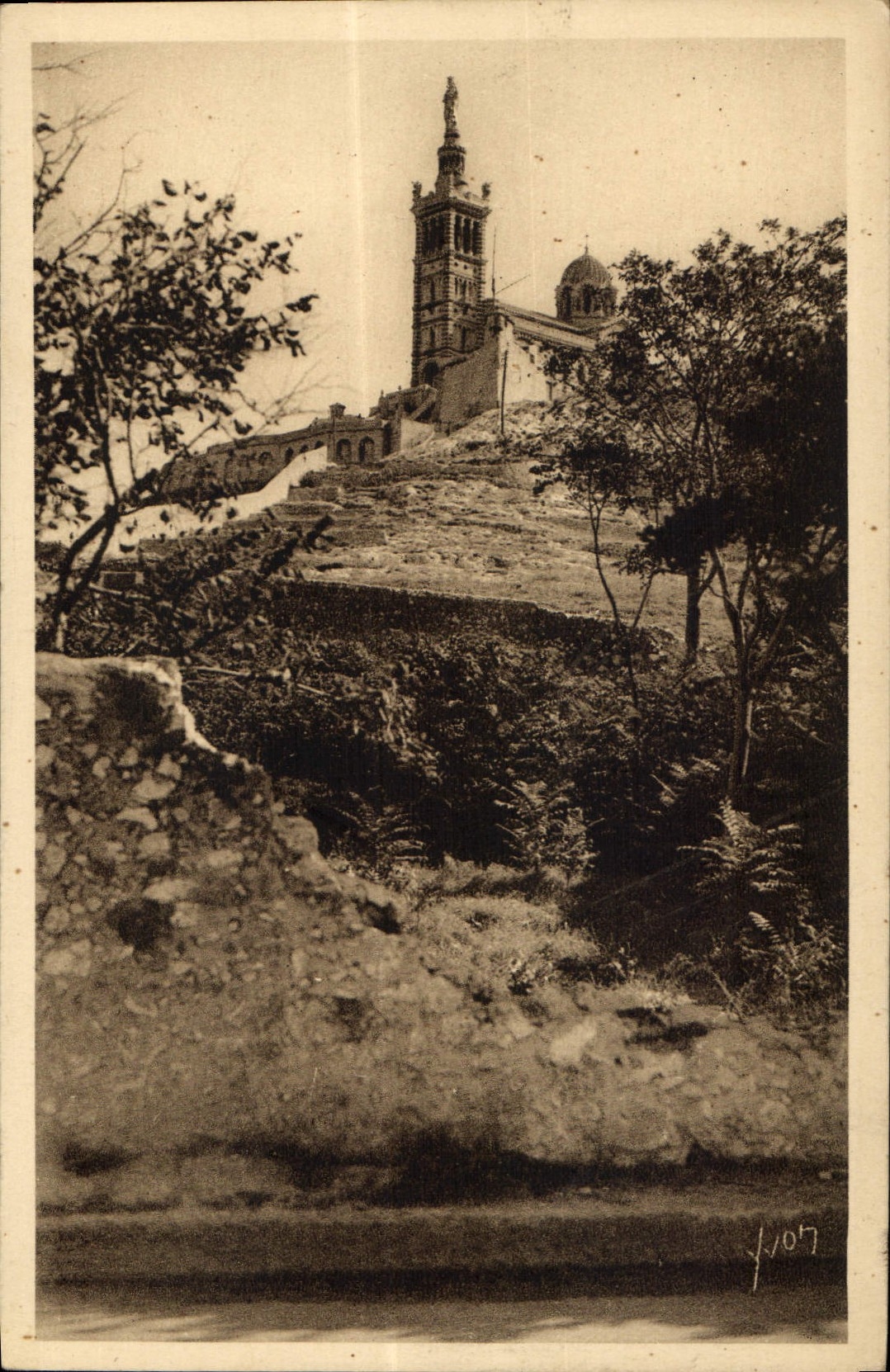 CPA Marseille N D de la Garde Vue du Raucas Blanc 