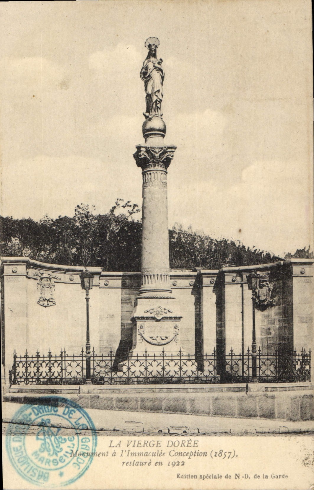 CPA La Vierge Doree Monument a l'Immaculee Conception 1857 restaure en 1922 