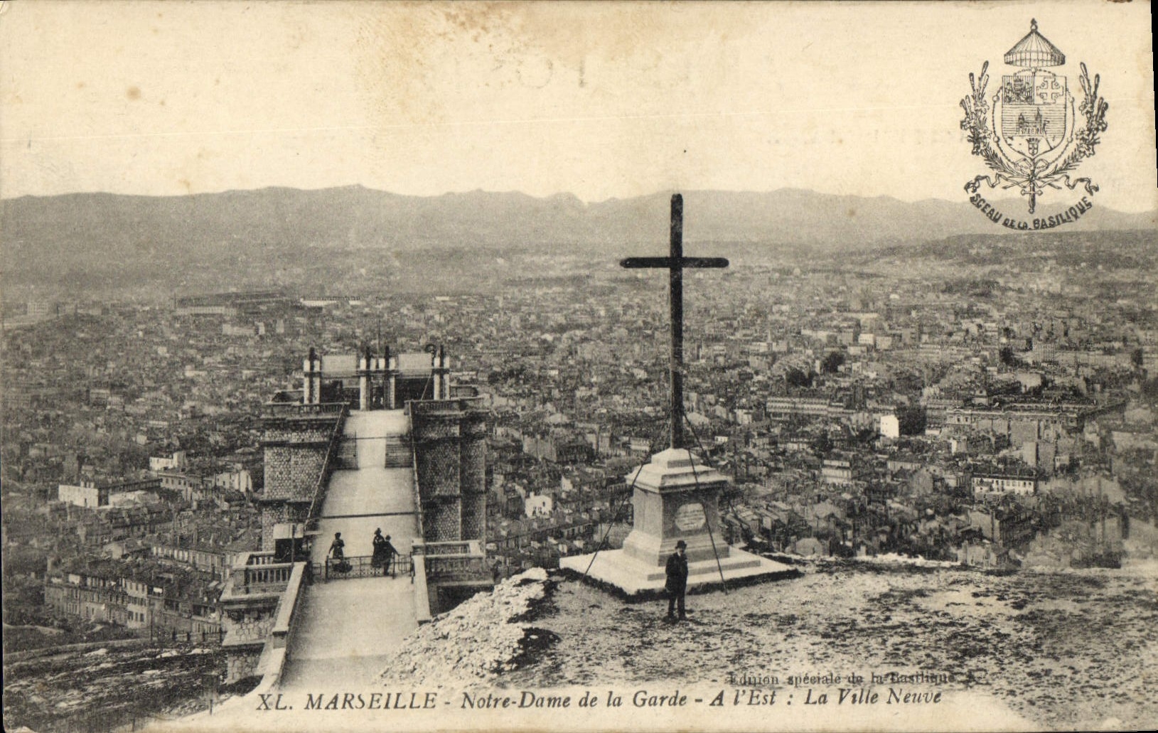 CPA Marseille Notre Dame de la Garde A l'Est la Ville Neuve 