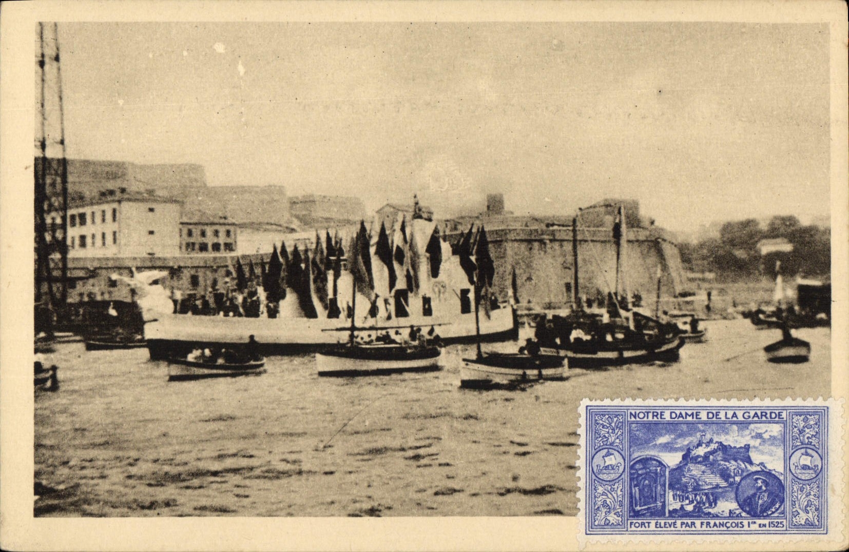 CPA Marseille Fetes du Couronnement 18 21 Juin 1931 la Cortege Naval rentrant au Port 