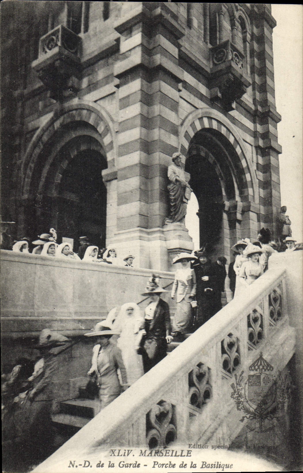 CPA Marseille N D de la Garde Porche de la Basilique 