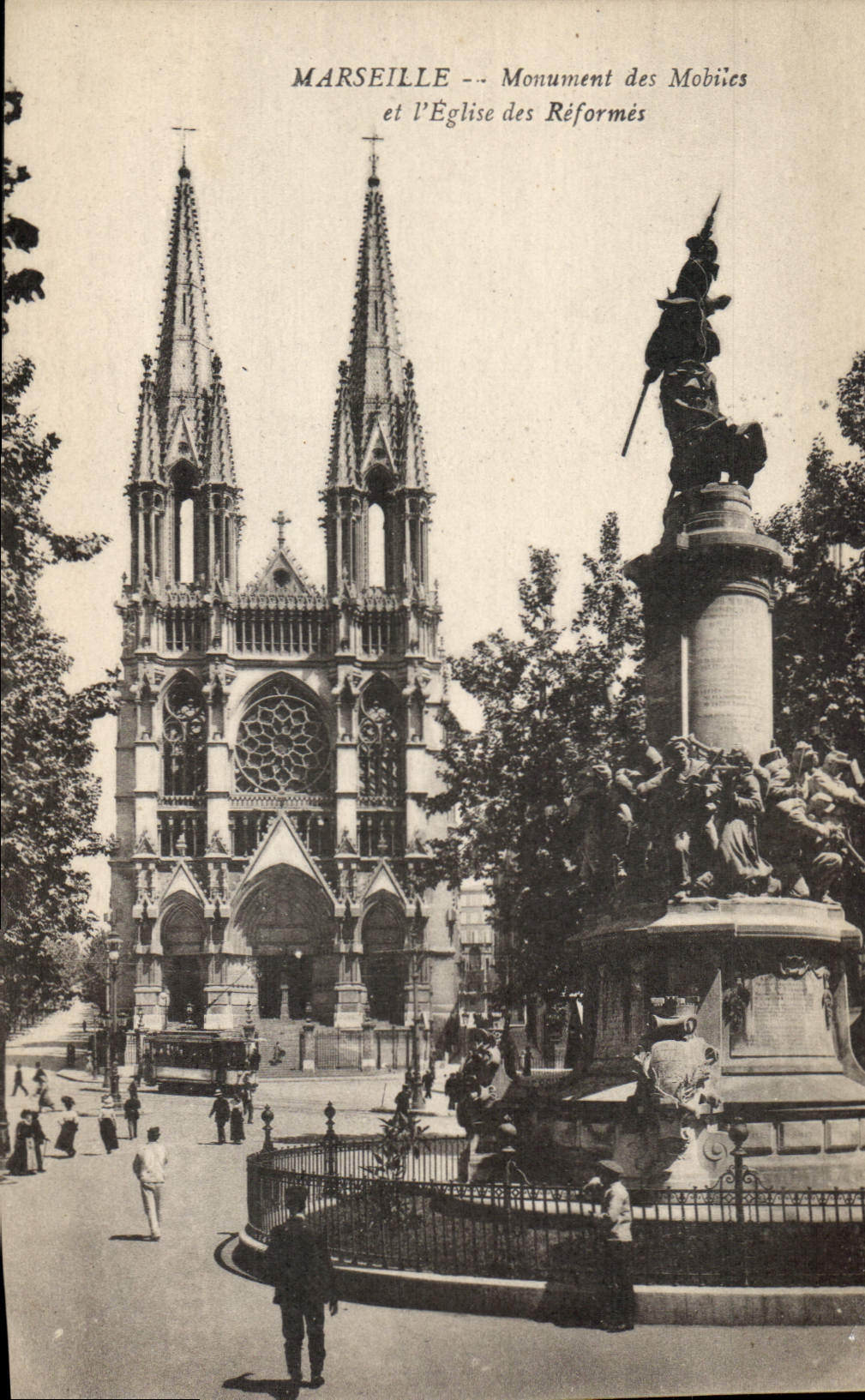 CPA Marseille Monument des Mobiles et l'Eglise des Reformes 