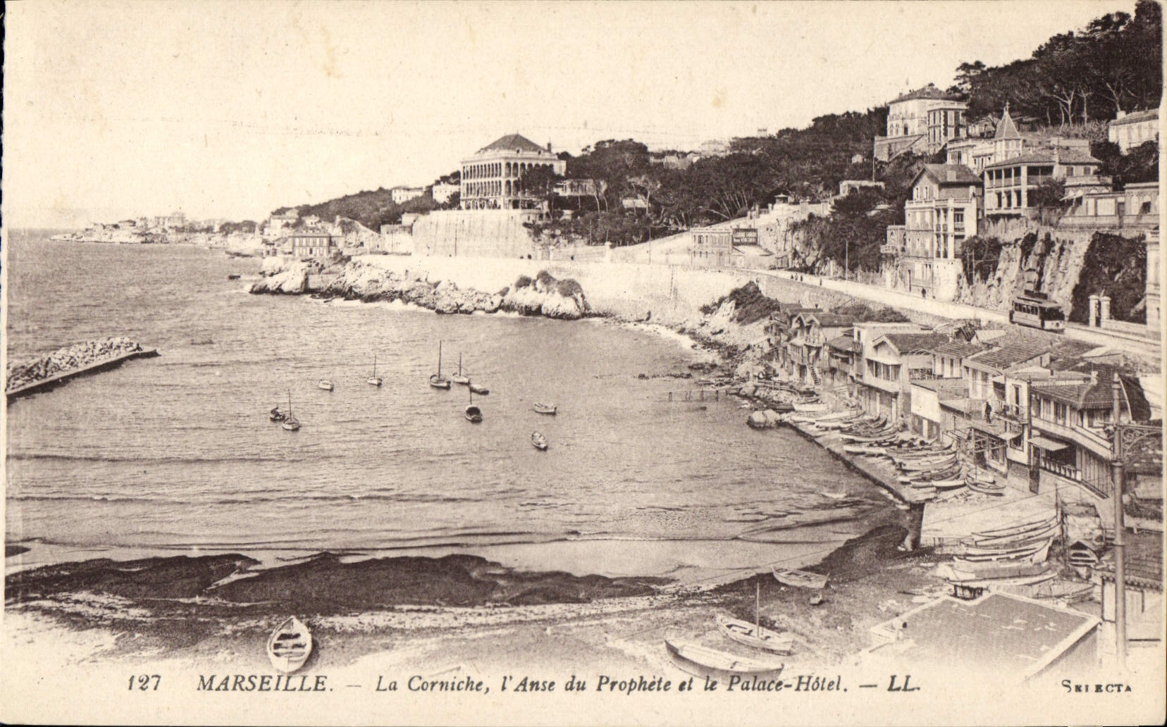 CPA Marseille La Corniche l'Anse du Prophete et le Palace Hotel 