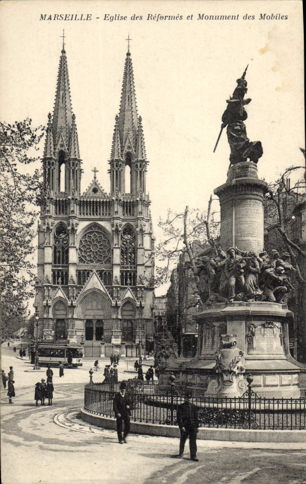 CPA Marseille Eglise des Reformes et Monument des Mobiles 