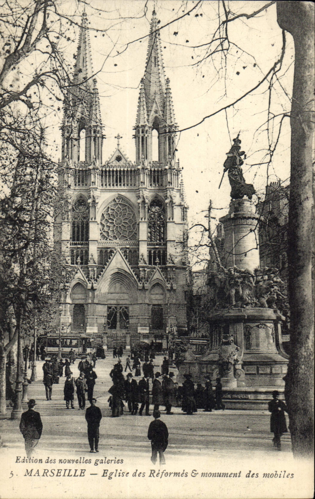 CPA Marseille Eglise des Reformes et monument des mobiles 