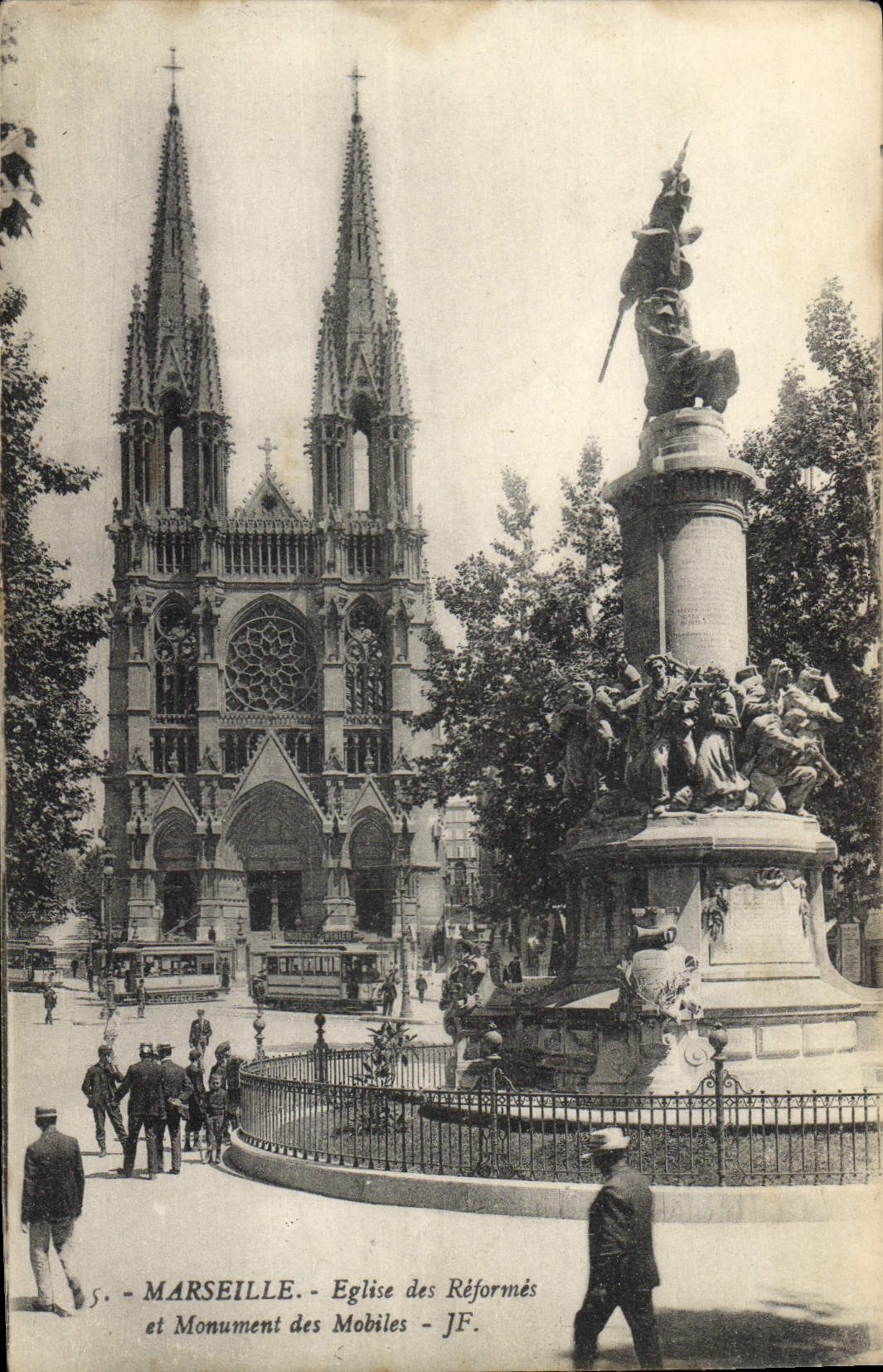 CPA Marseille Eglise des Reformes et Monument des Mobiles 