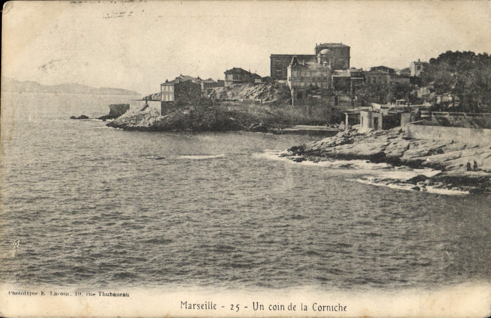CPA Marseille Un coin de la Corniche