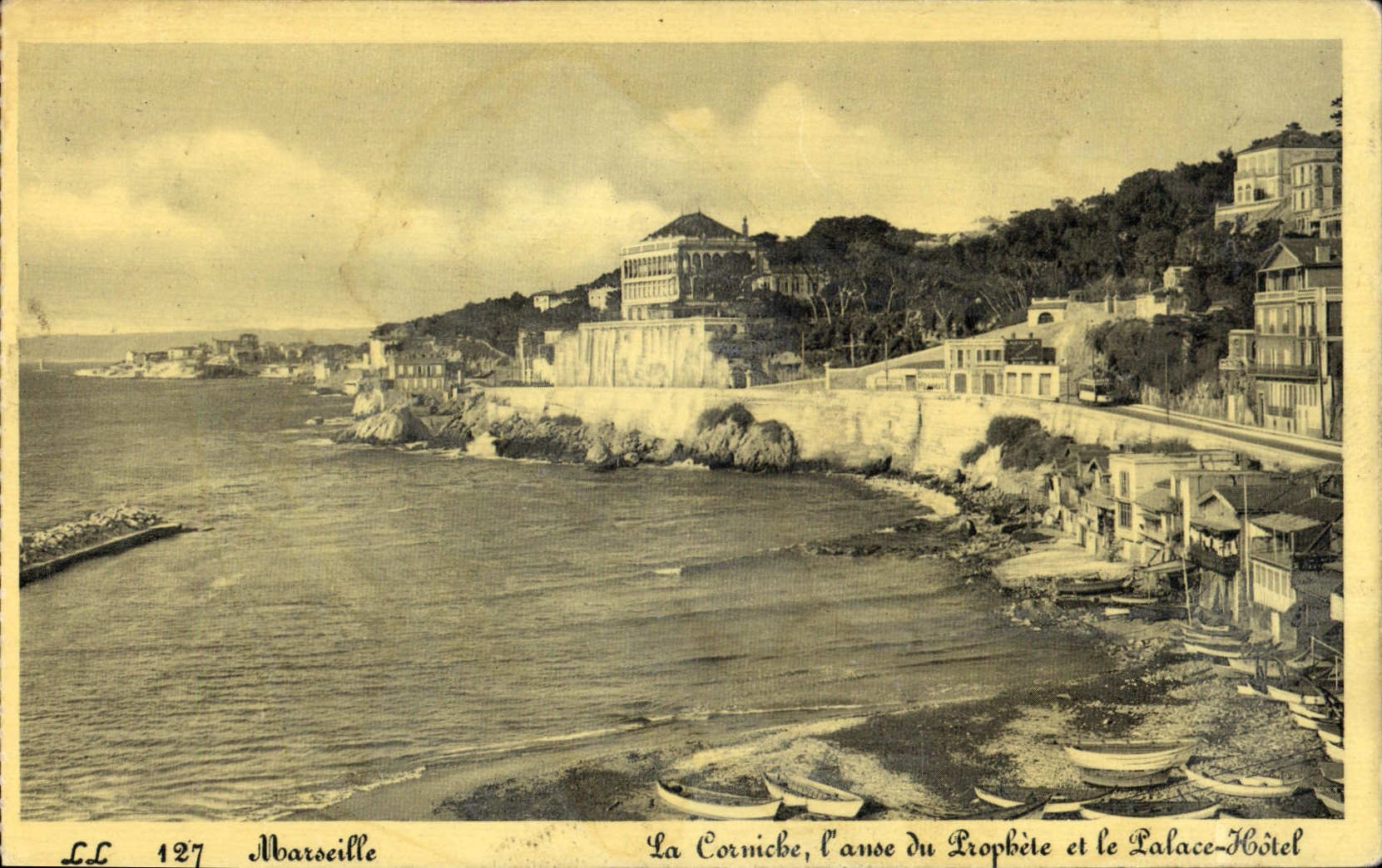 CPA Marseille La Corniche l'anse du Prophete et le Palace Hotel 