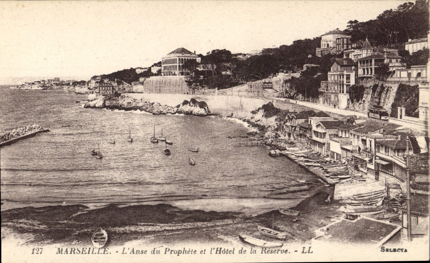 CPA Marseille L'Anse du Prophete et l'Hotel de la Reserve 