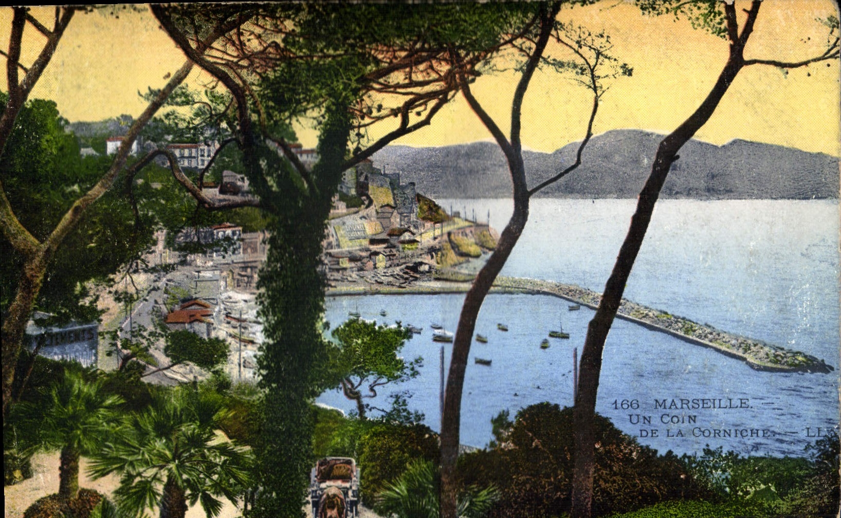 CPA Marseille Un Coin de la Corniche