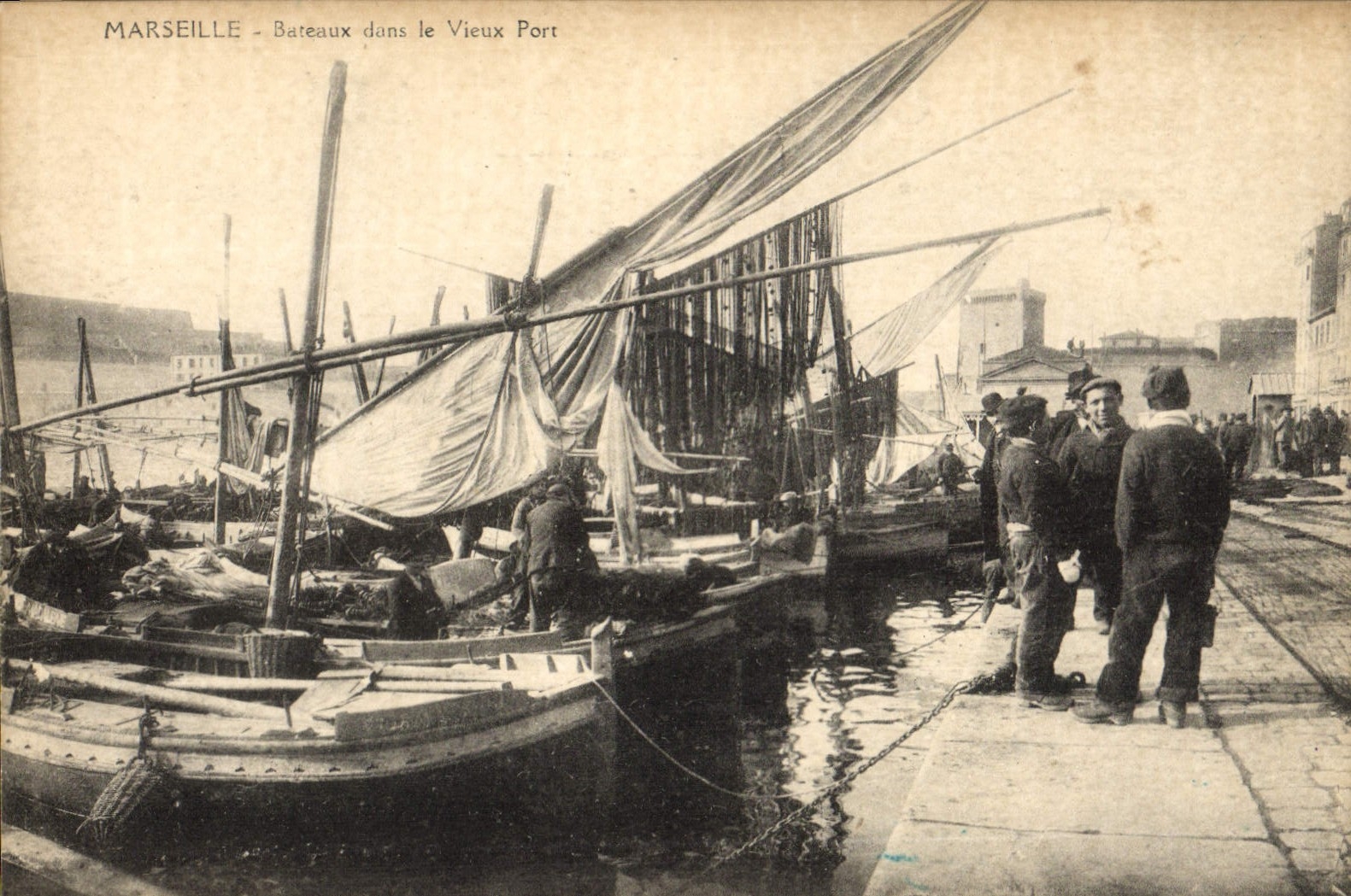 CPA Marseille Bordeaux dans le Vieux Port