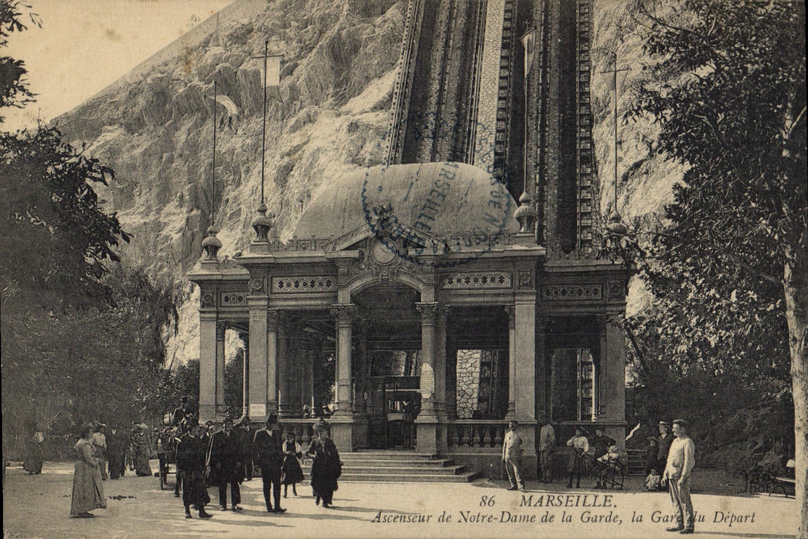 CPA Marseille Ascenseur de Notre Dame de la Garde la Gare du Depart 