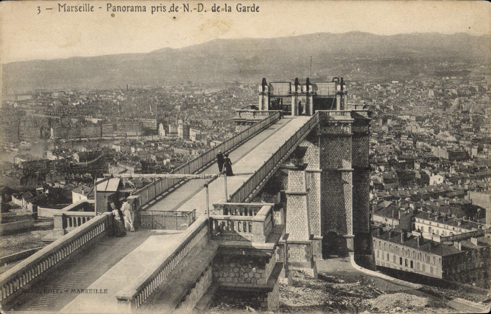 CPA Marseille Panorama pris de N D de la Garde 