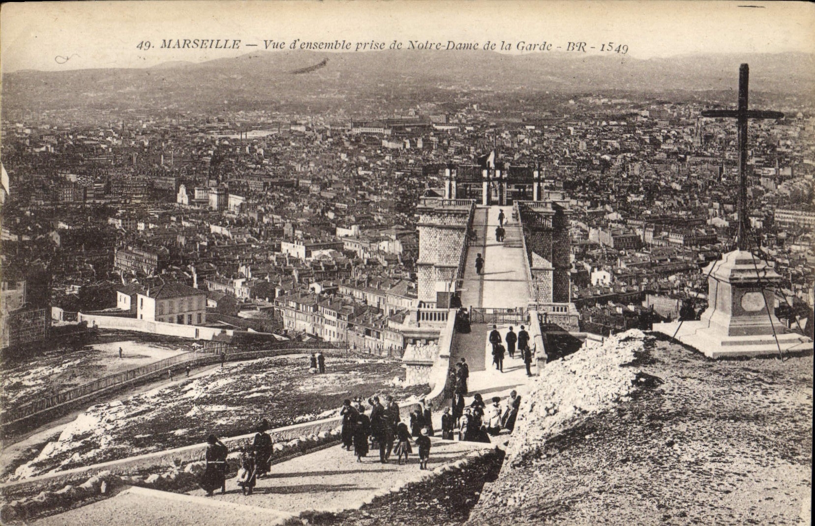 CPA Marseille Vue d'ensemble prise de Notre Dame de la Garde 