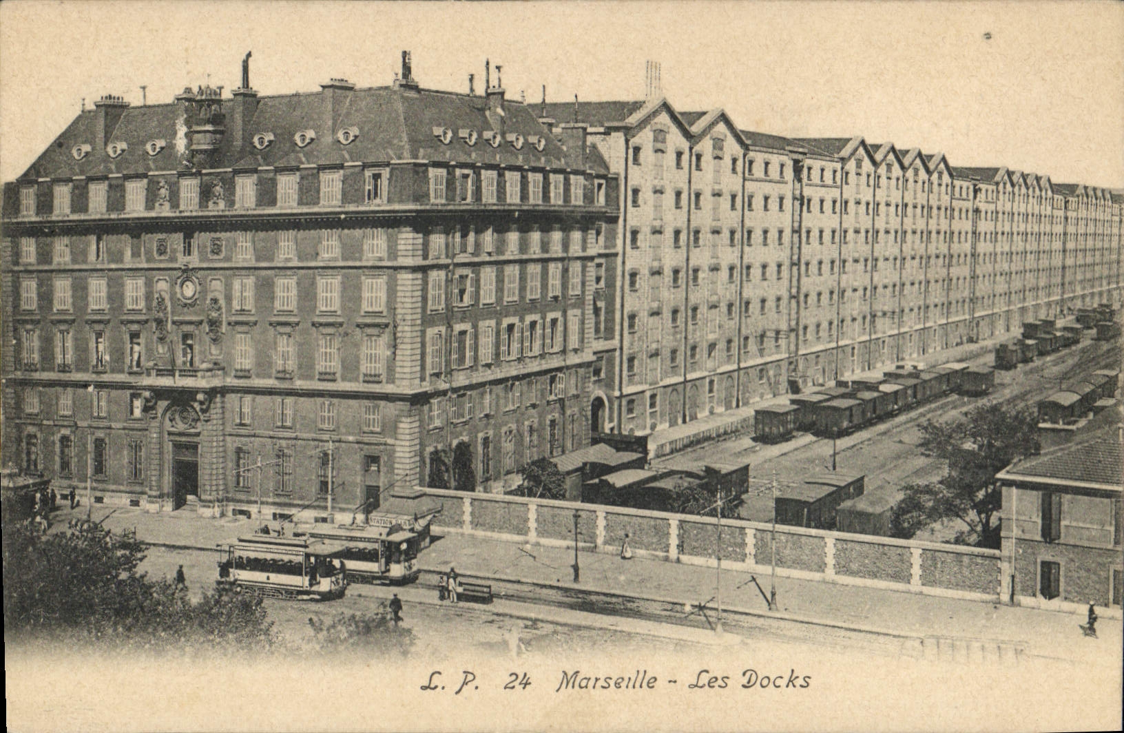 CPA Marseille Les Docks 
