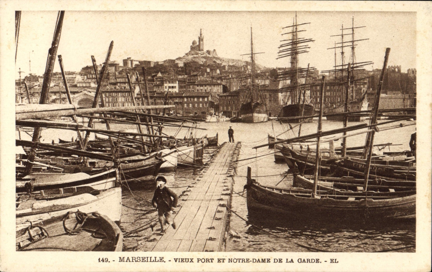 CPA Marseille Vieux port et Notre Dame de la Garde 