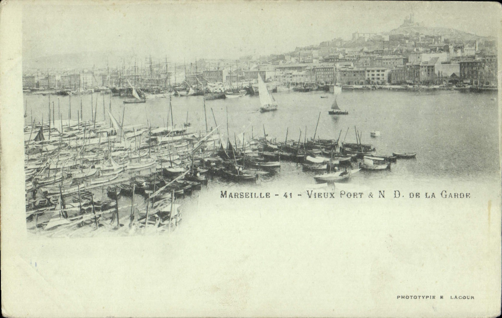 CPA Marseille Vieux Port et N D de la Garde 