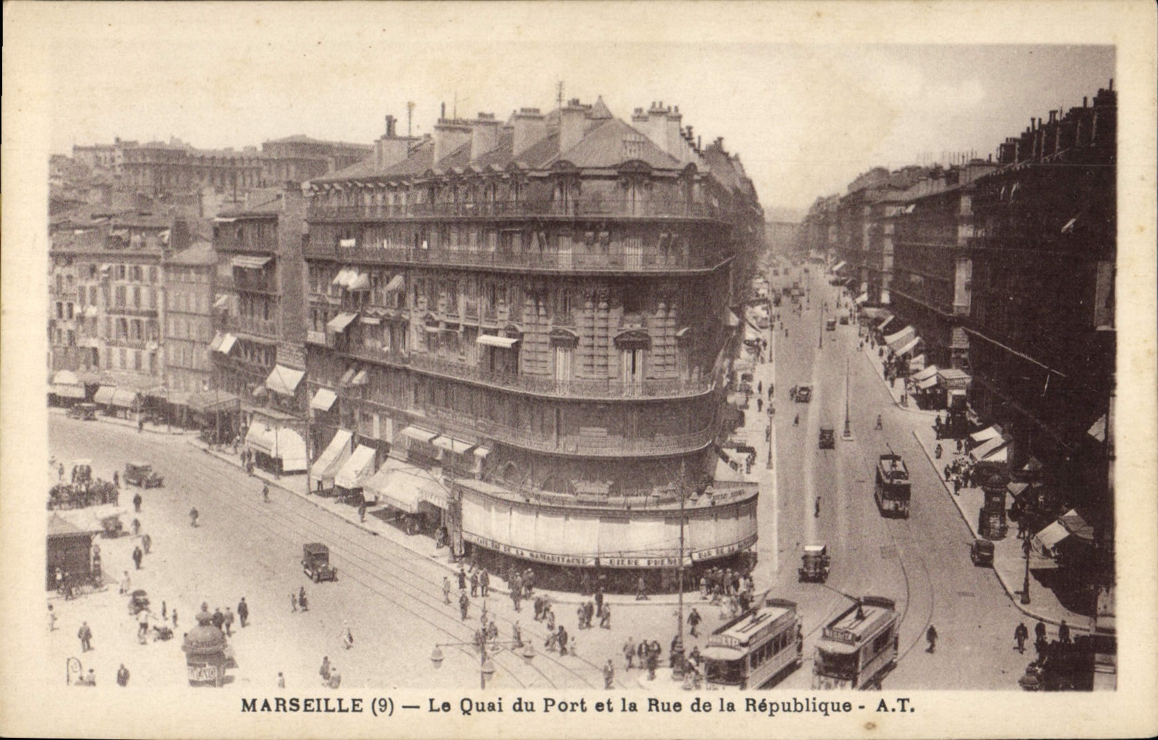 CPA Marseille Le Quai du Port et la Rue de la Republique 