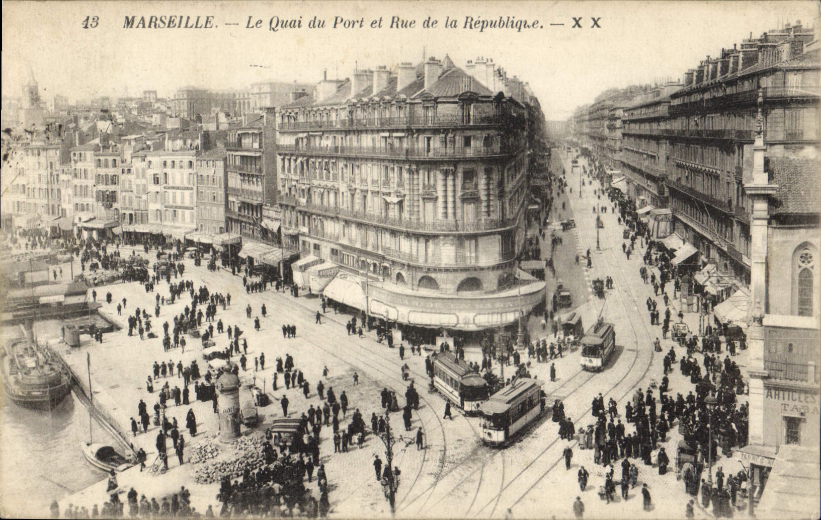 CPA Marseille Le Quai du Port et Rue de la Republique 