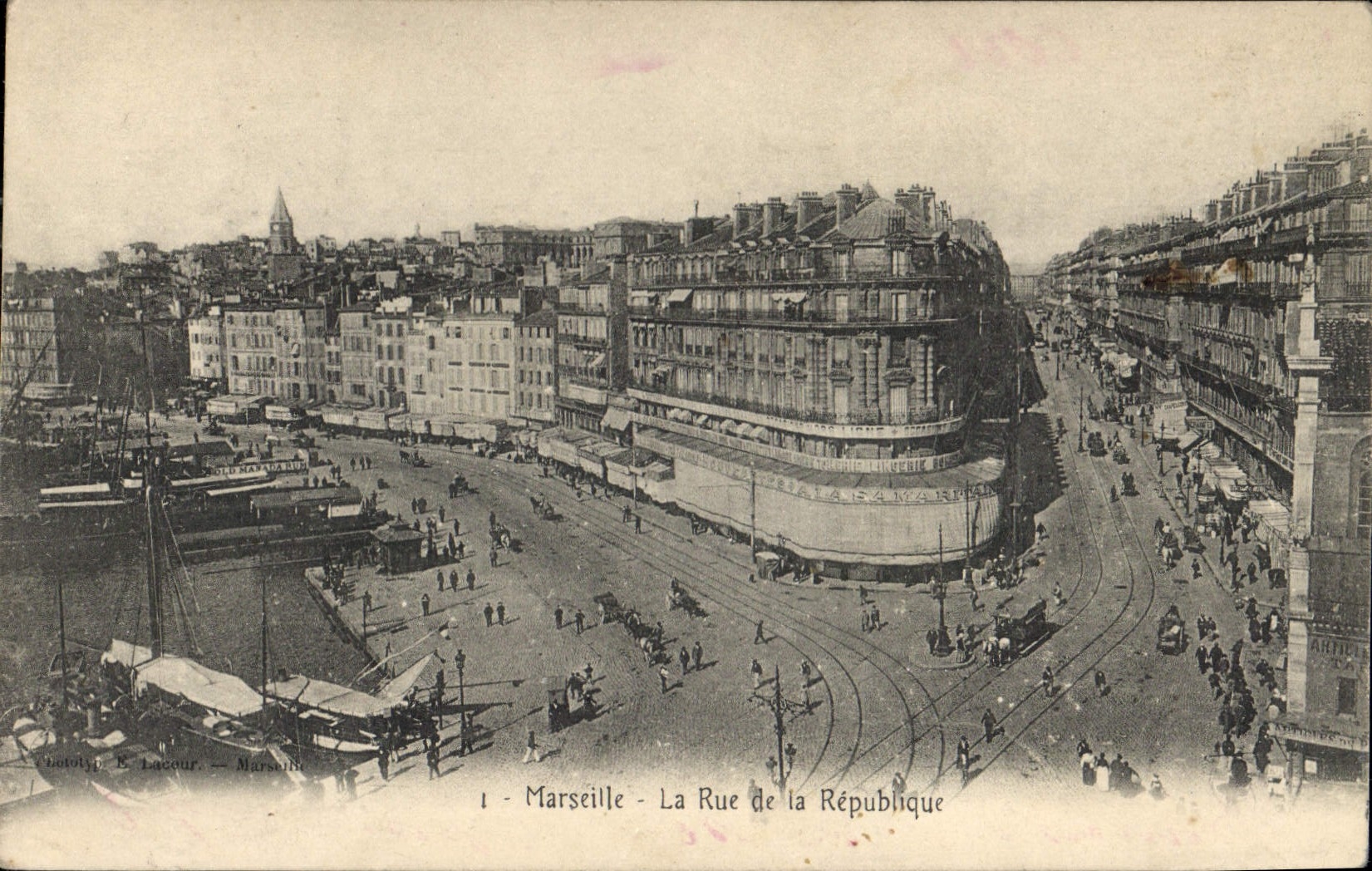 CPA Marseille La Rue de la Republique 