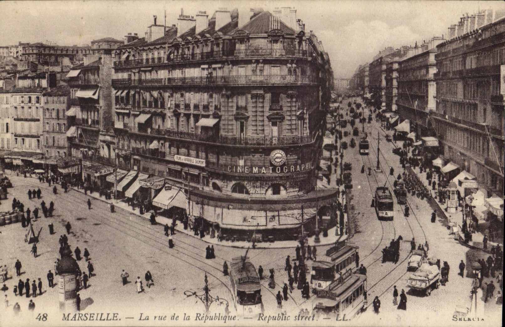 CPA Marseille La Rue de la Republique 
