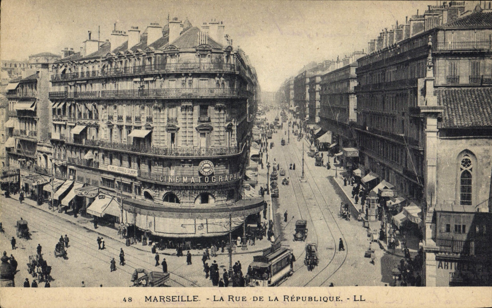 CPA Marseille La Rue de la Republique 