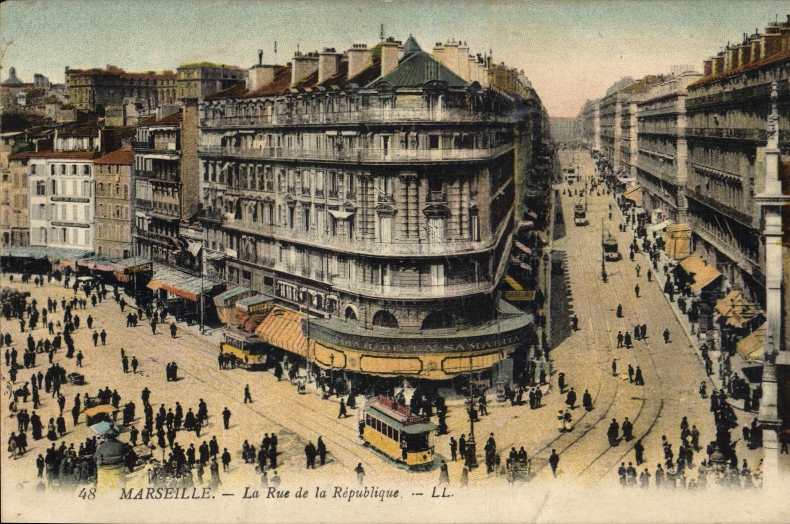 CPA Marseille La Rue de la Republique 