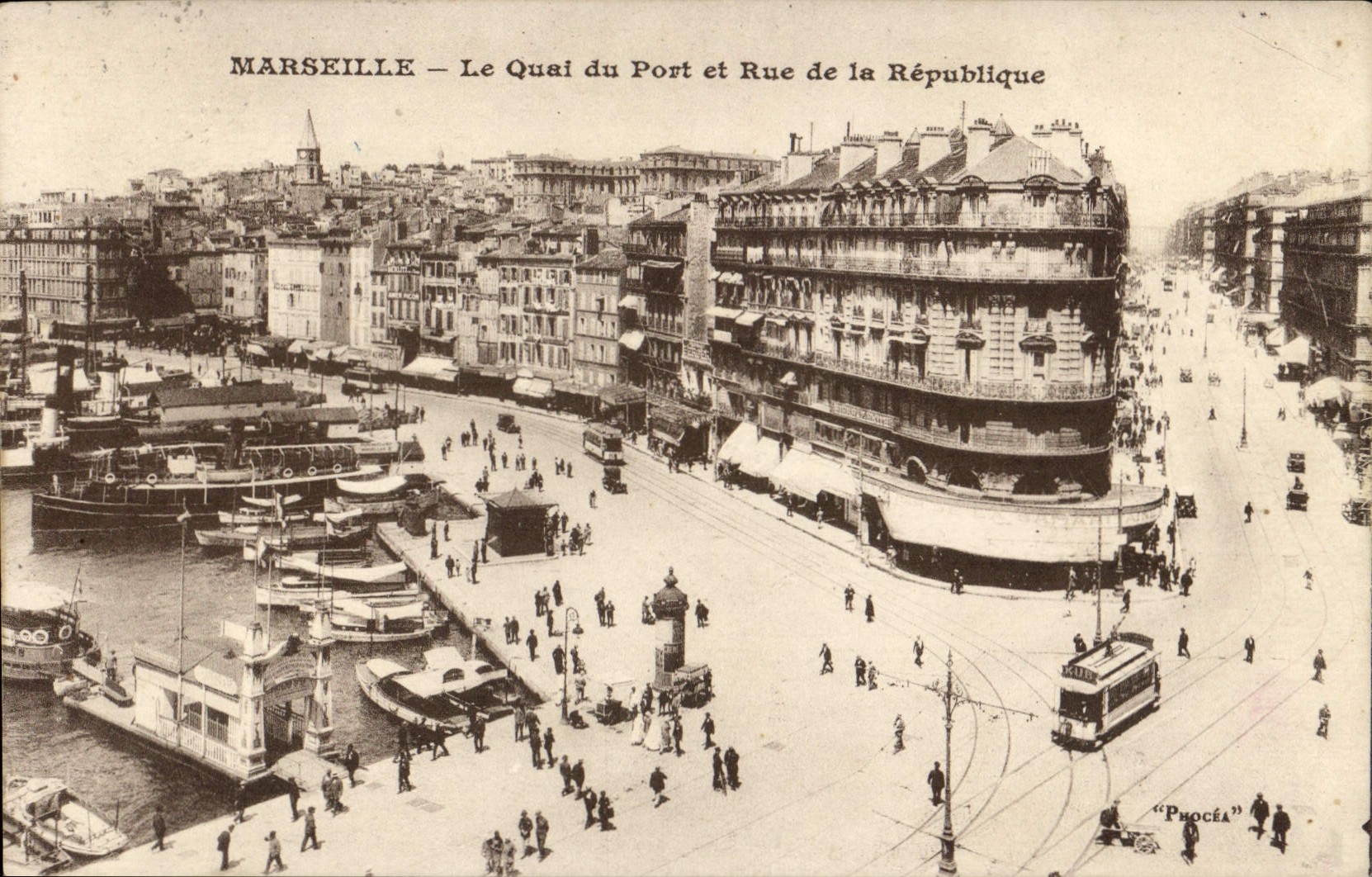 CPA Marseille Le Quai du Port et Rue de la Republique 