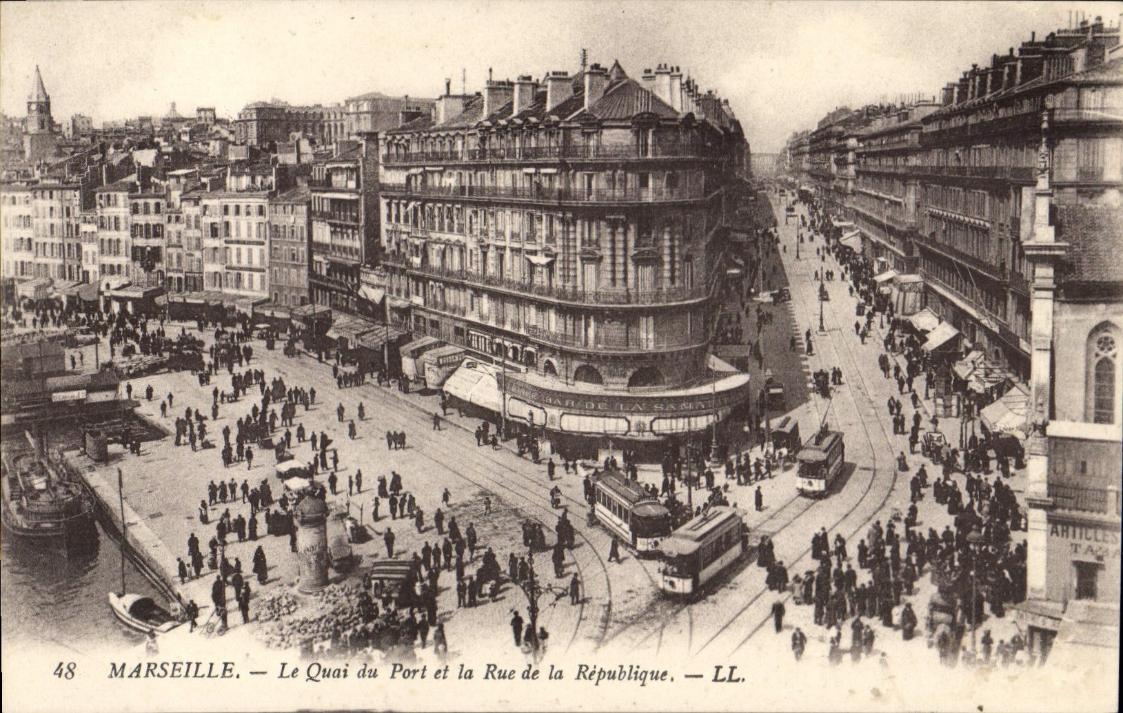 CPA Marseille Le Quai du Port et Rue de la Republique 