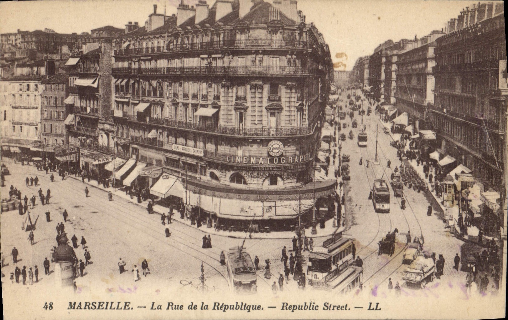 CPA Marseille La Rue de la Republique 