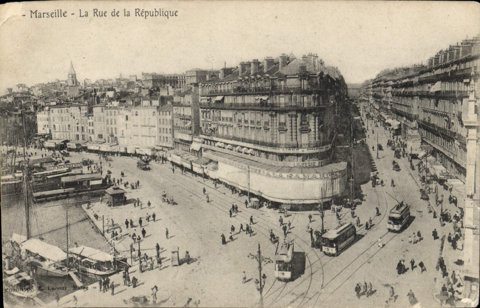 CPA Marseille La Rue de la Republique 