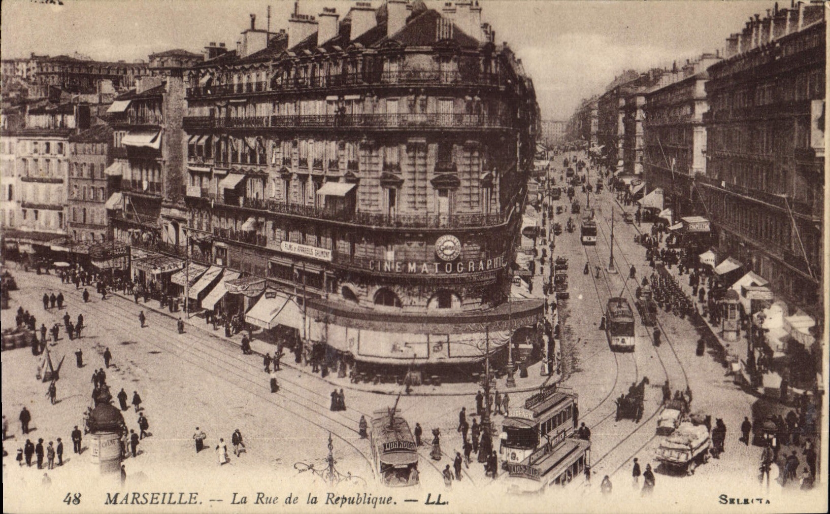 CPA Marseille La Rue de la Republique 