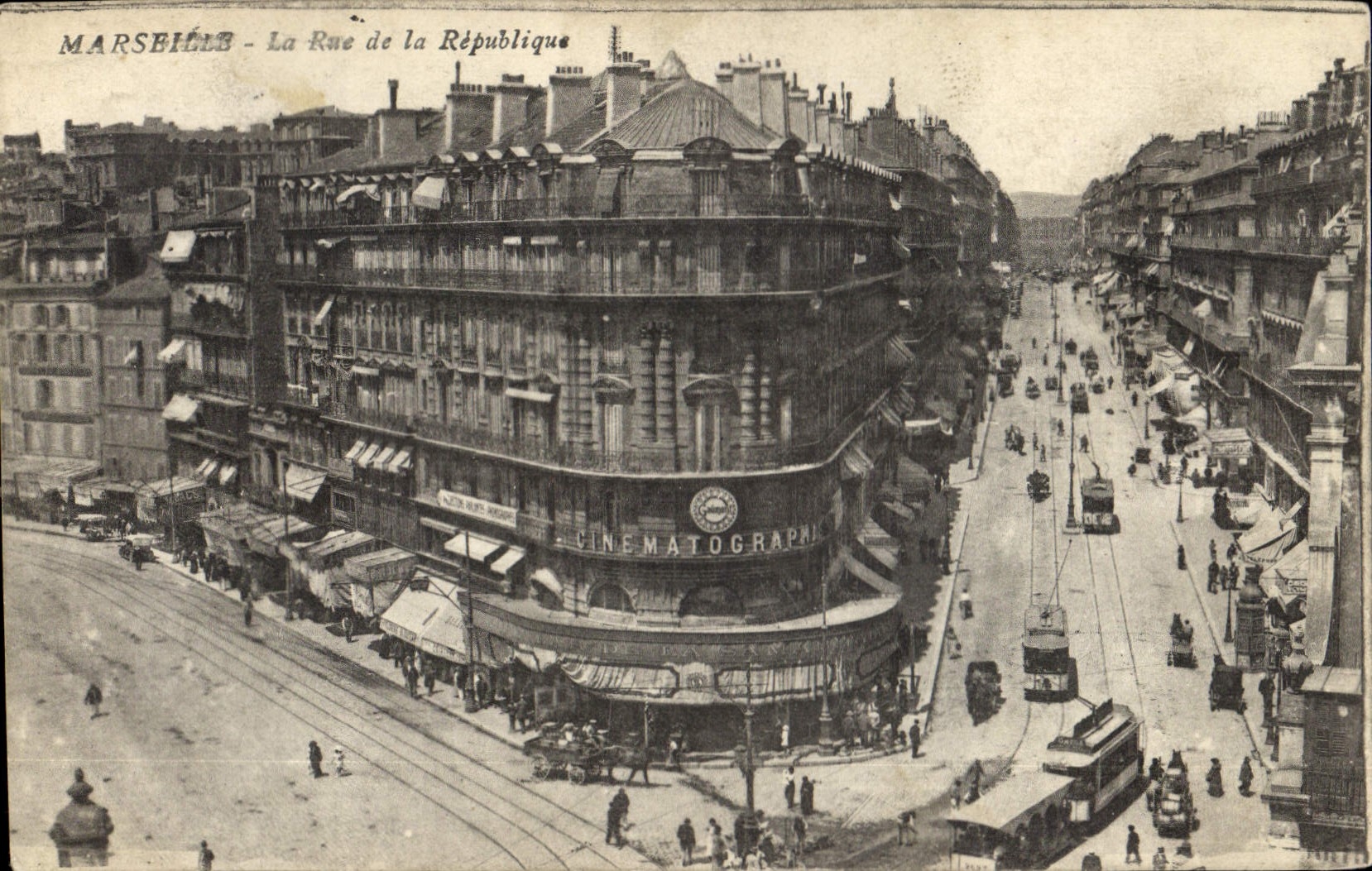 CPA Marseille La Rue de la Republique 