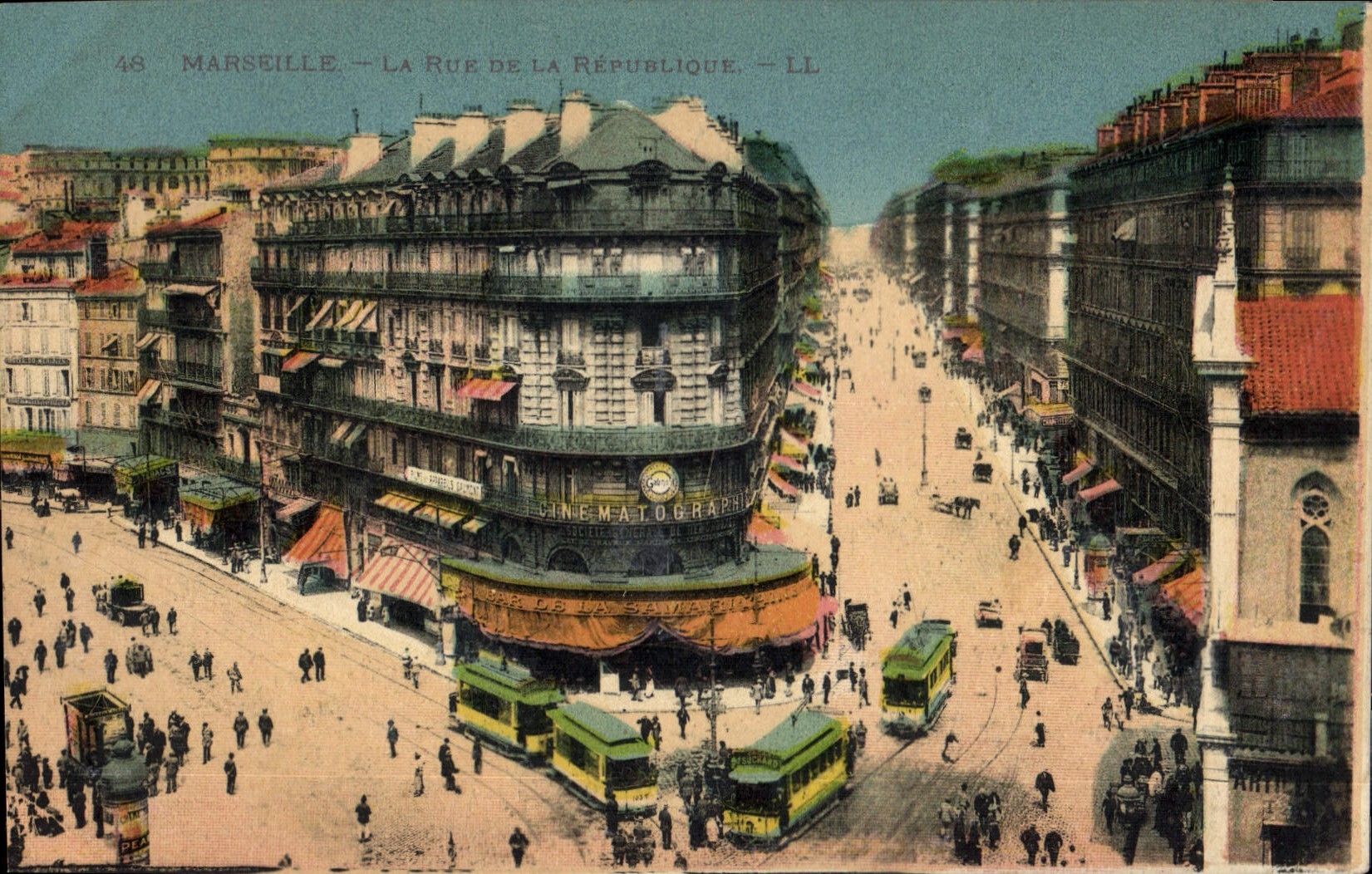 CPA Marseille La Rue de la Republique 