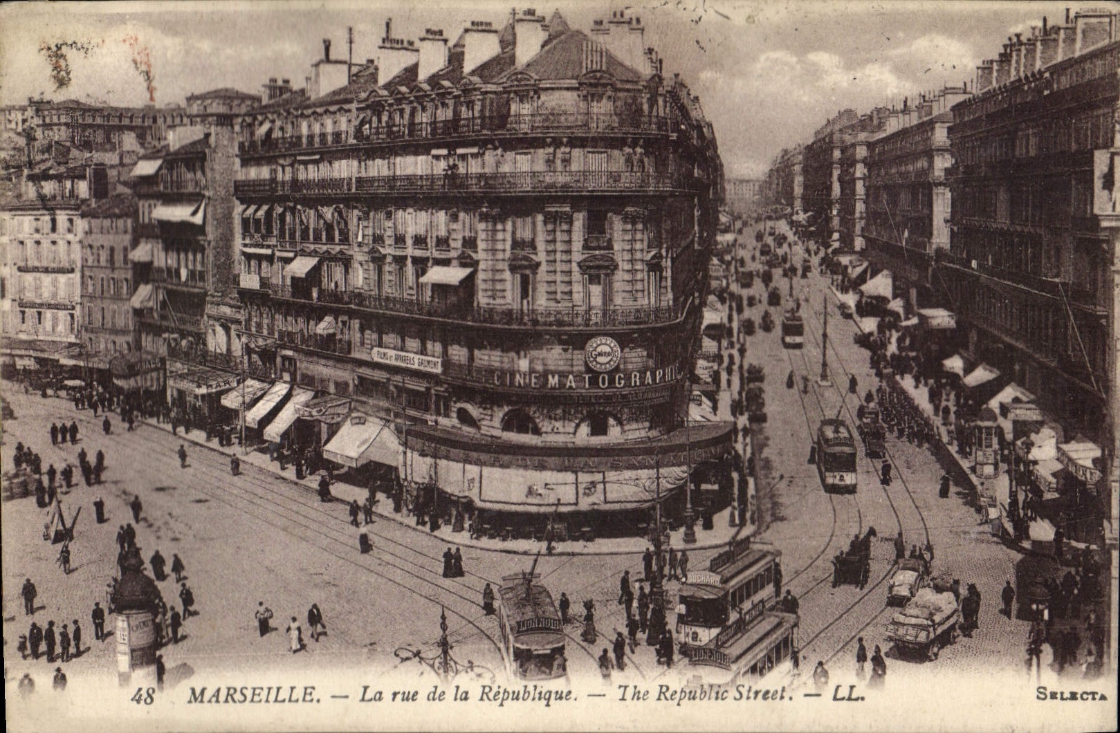 CPA Marseille La Rue de la Republique 