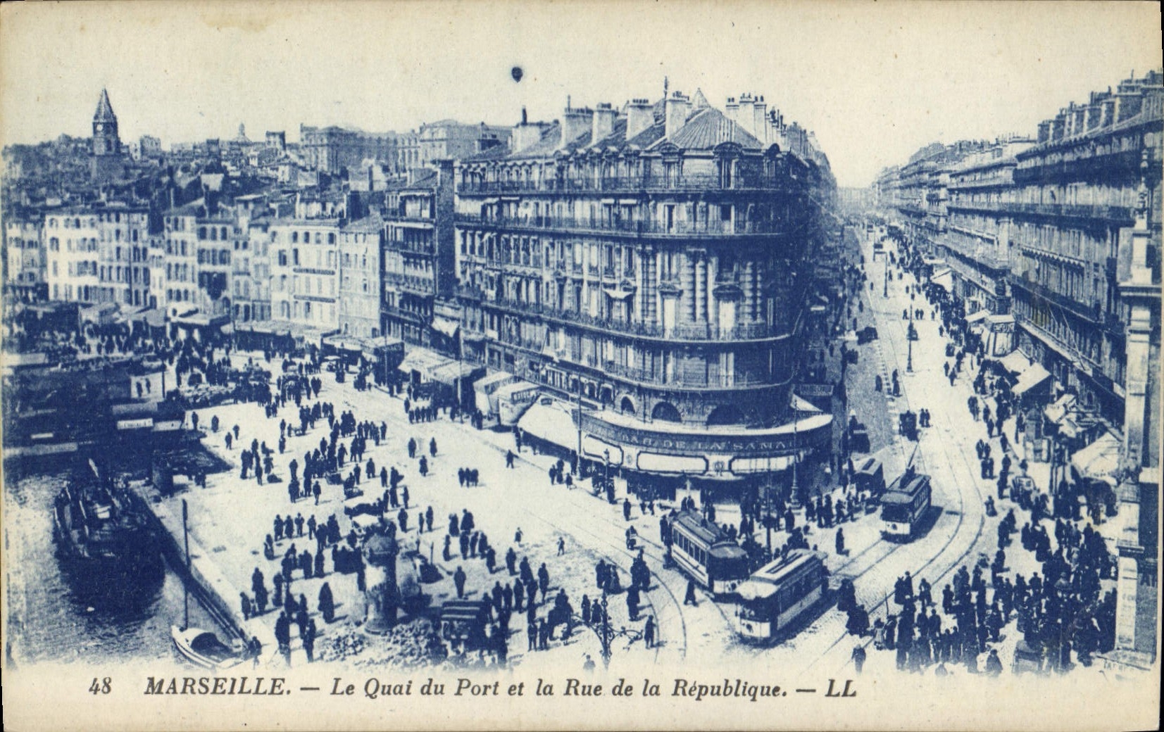 CPA Marseille le Quai du Port et la rue de la Republique 