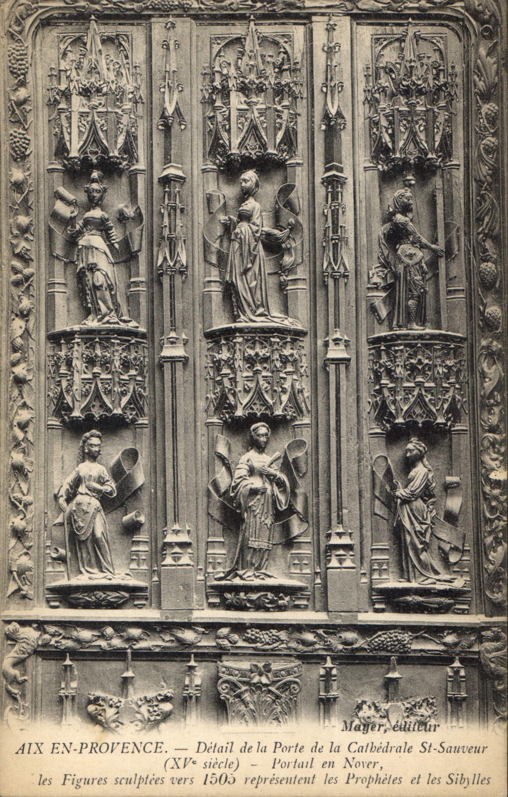 CPA Aix en Provence detail de la Porte de la Cathedrale St Sauveur XV siecle Portail en Noyer les Fi